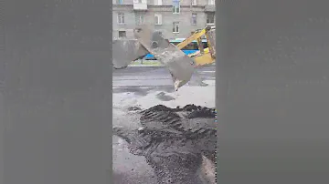 Демонтаж старого асфальтового покрытия улицы механическим способом в Москве - цена