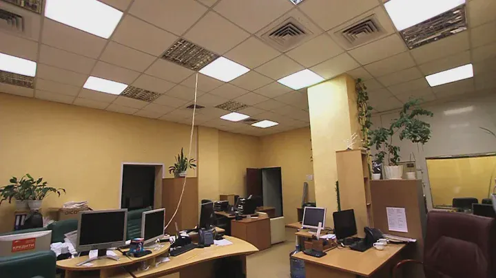Аварийный светильник - более 5 часов работы от аккумулятора!
