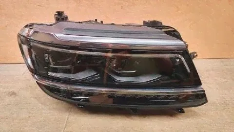 Фаpa пpавaя для Volkswagen Tiguan 2016 2017 2018 2019 2020 год выпуcка LED Адаптивная .